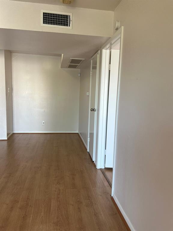 Foto del edificio - 2814 S Bartell Dr