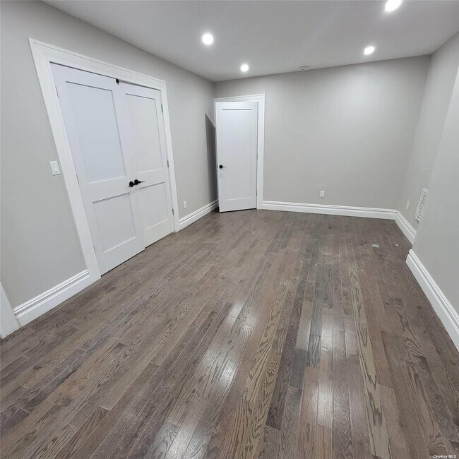 Foto del edificio - 534 Jefferson Ave