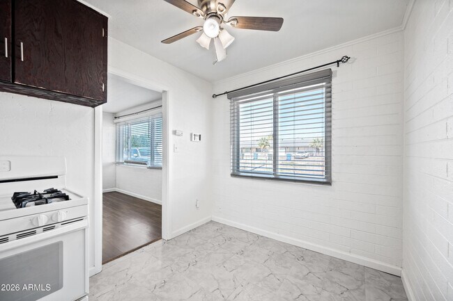 Foto del edificio - 4326 N 13th Pl