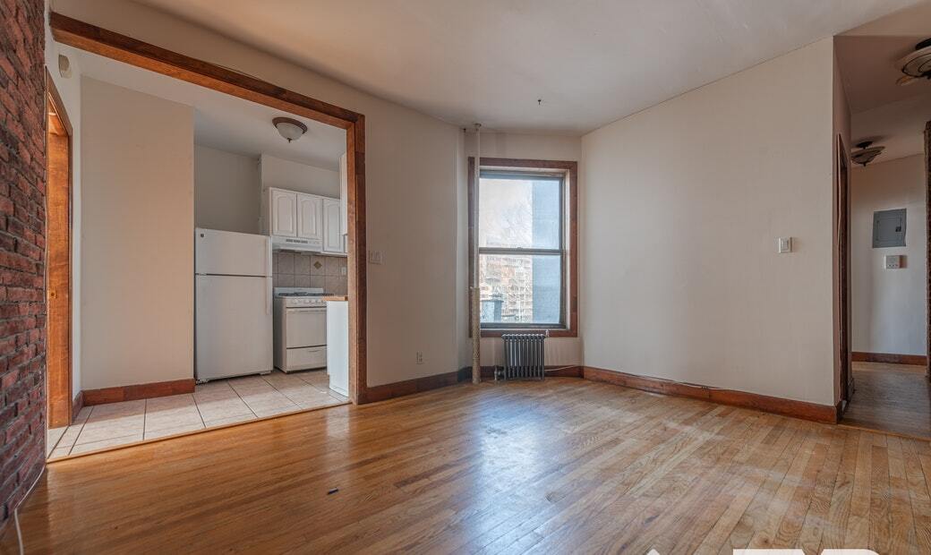 Primary Photo - 203 17th St