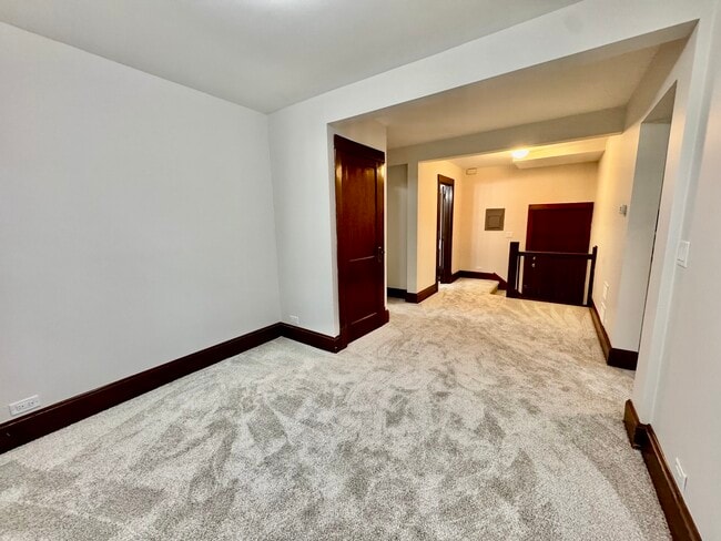 Foto del edificio - 2506 Green Bay Rd