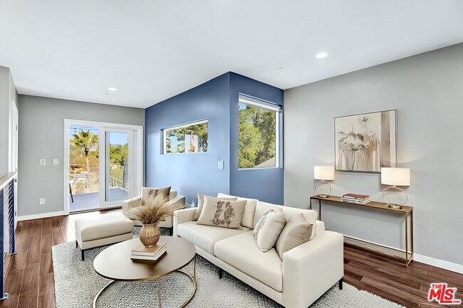 Foto del edificio - 4255 Raynol St