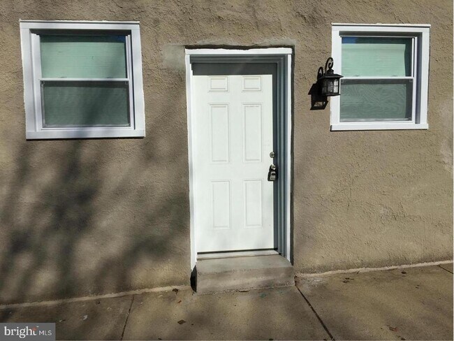 Foto del edificio - 250 S Washington St