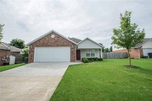 Building Photo - 1028 S Eastview Dr