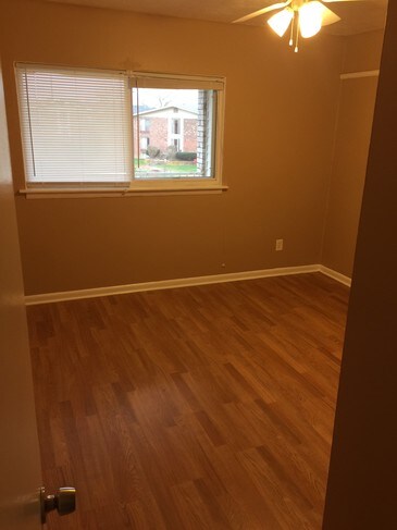 Foto del edificio - 1704 Jennifer Rd