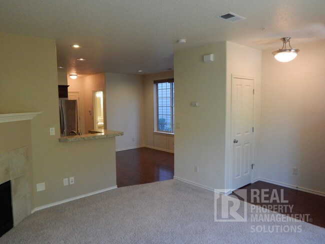 Foto del edificio - 4884 NW 162nd Terrace