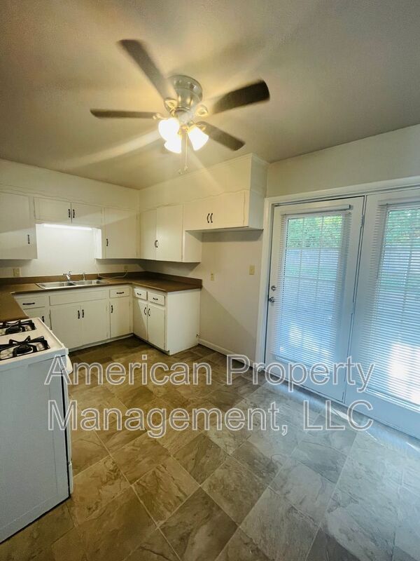 Foto del edificio - 1110 N Hickory Ave