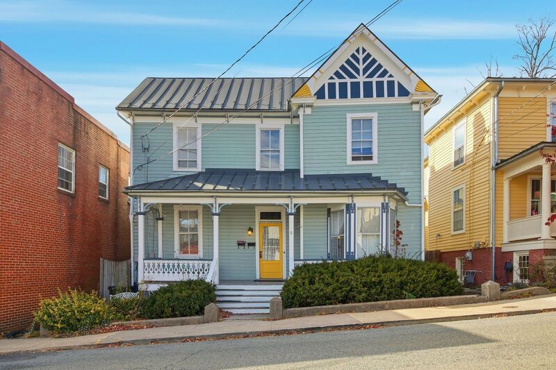 Primary Photo - 6 N Washington St