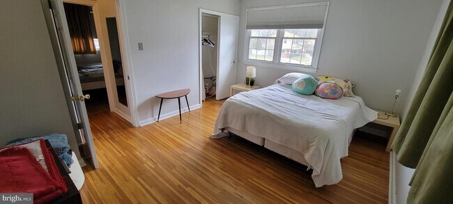 Foto del edificio - 117 N Brookfield Rd