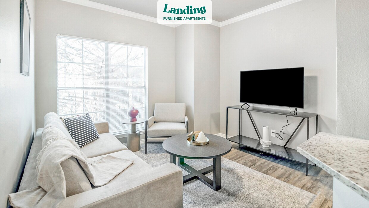 Foto principal - 1100 Hidden Ridge Dr