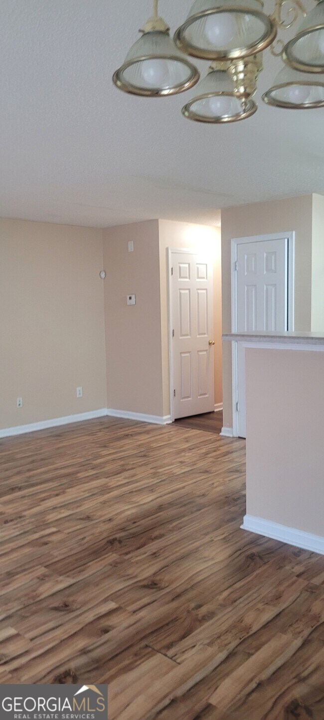 Foto del edificio - 7102 Georges Way
