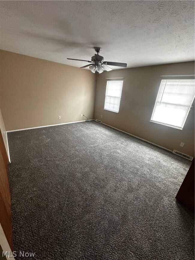 Foto del edificio - 3747 Iona Ave