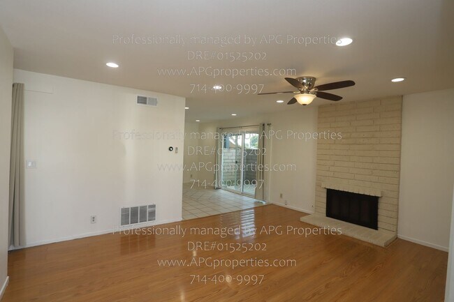 Foto del edificio - 8229 Woodland Dr