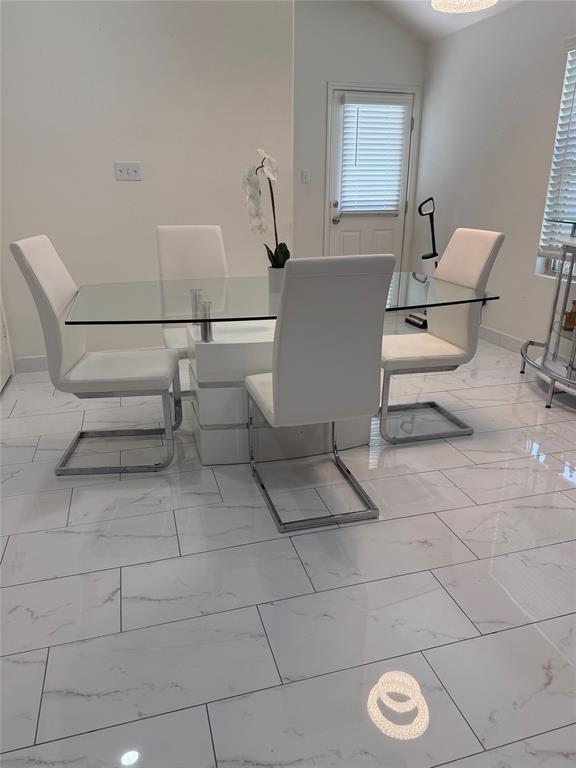 Building Photo - 216 Star Pass