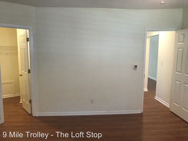 Foto del edificio - 2 br, 2 bath Apartment - 497 Sherman Way