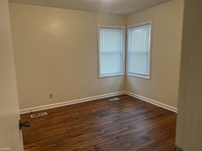 Building Photo - 3 br, 2 bath House - 2821 South 22nd Terrace