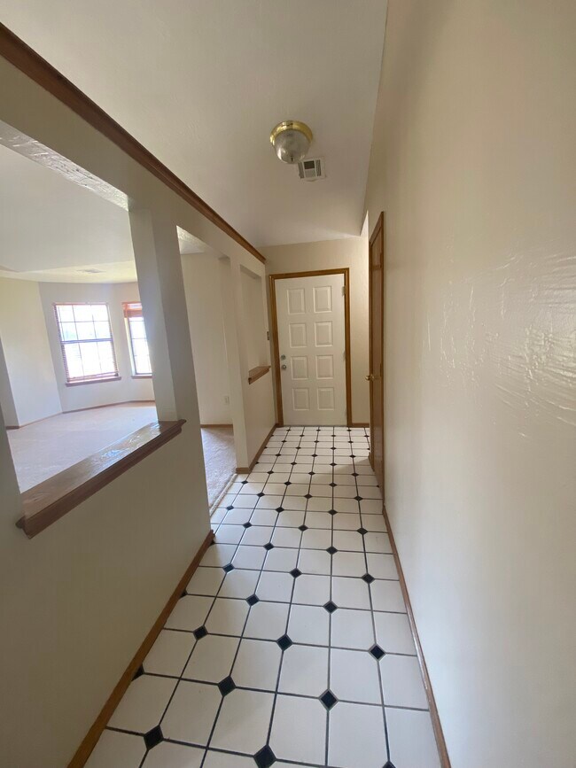 Building Photo - 4409 SW Parkway Dr