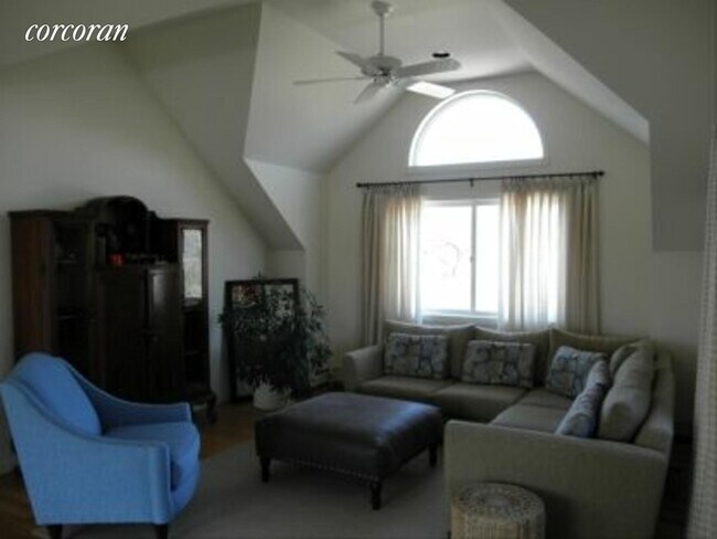 Foto del edificio - 6 Jefferson Rd