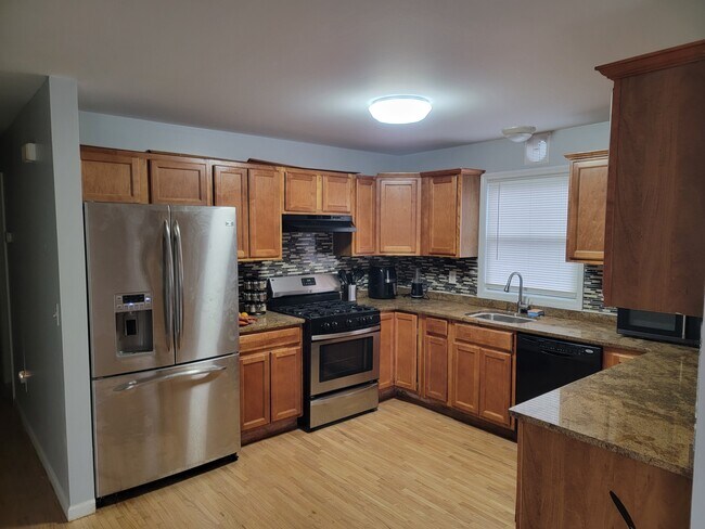Foto del edificio - 258 E 17th St