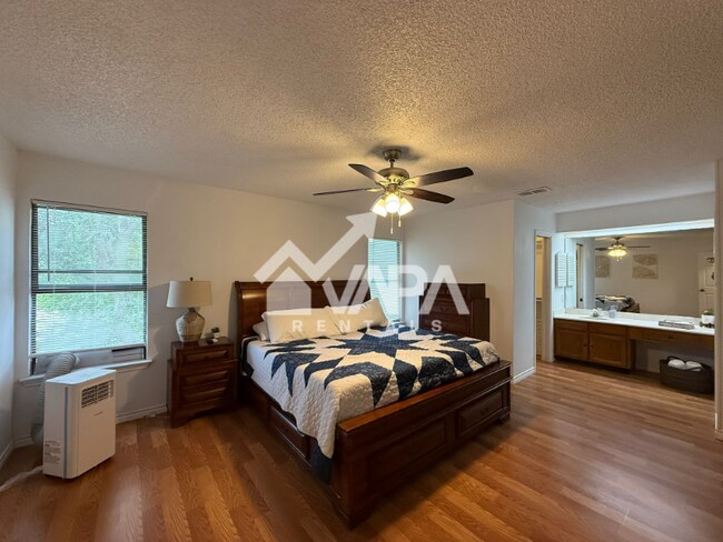 Foto del edificio - 4702 Sunny Grove