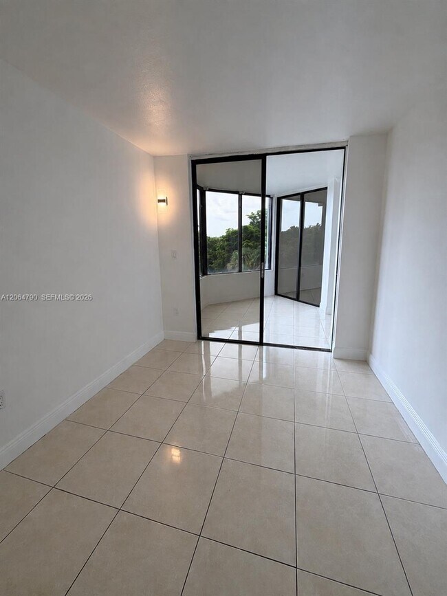Foto del edificio - 8305 SW 152nd Ave
