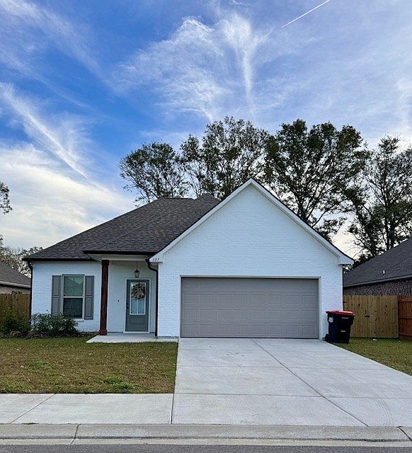 Building Photo - 107 Muscadine Ln