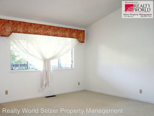 Building Photo - 3 br, 2 bath House - 2345 Appolinaris Dr.