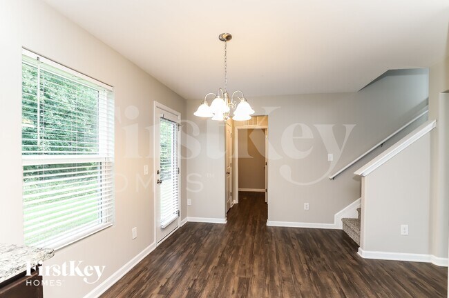 Foto del edificio - 2204 Matthew Oaks Ct