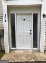 Building Photo - 304 Twiggs Cor