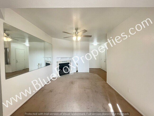 Foto del edificio - 3690 N Country Club Rd