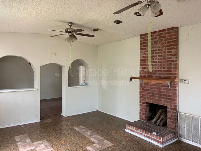 Foto del edificio - 1914 Webster Ave