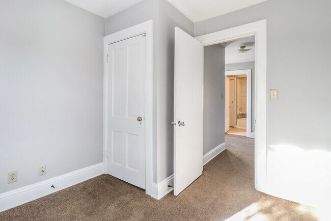 Building Photo - Coming Soon! Newly Renovated 4 BR!