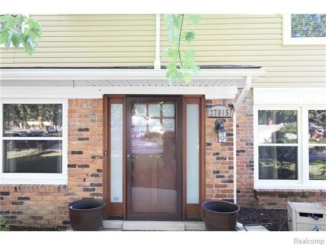 Building Photo - 27815 Kendallwood Dr