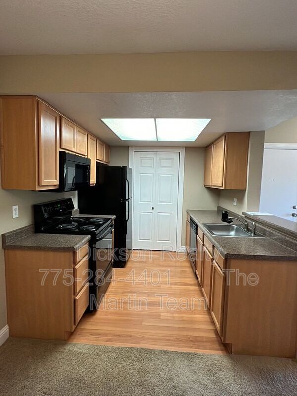 Foto del edificio - 530 E Patriot Blvd