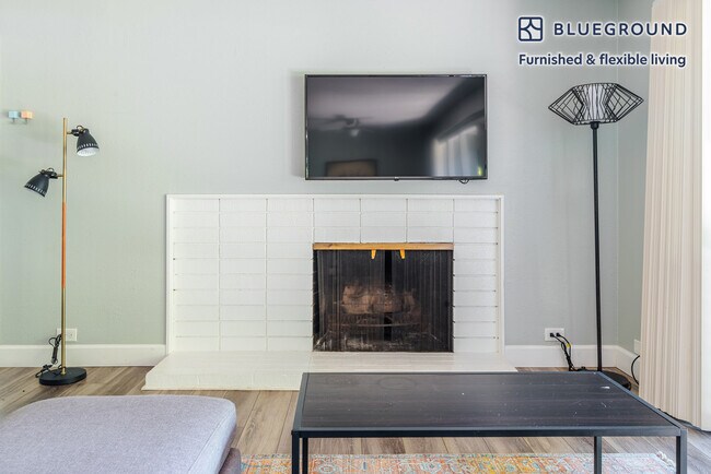 Foto del edificio - 801 Middlefield Rd