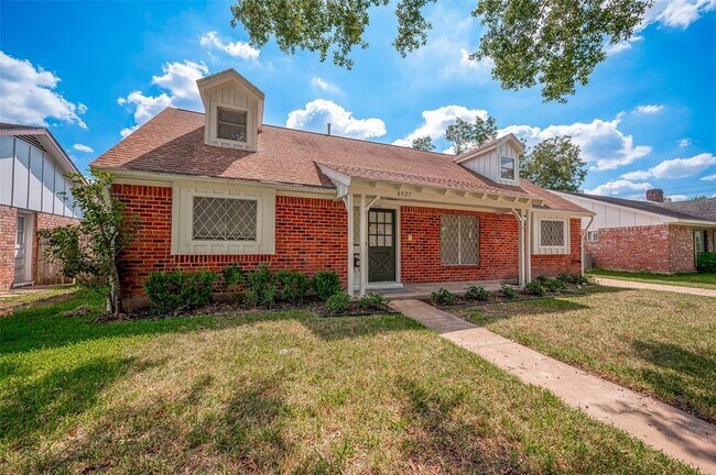 Building Photo - 8927 Langdon Ln