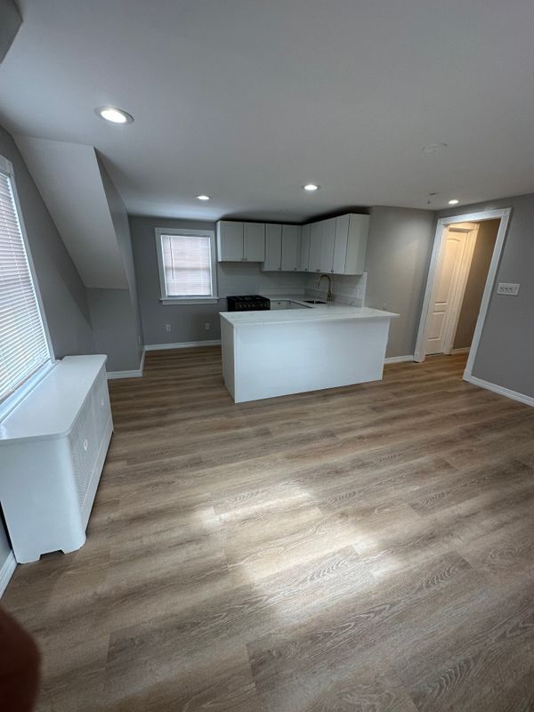 Foto principal - 97 Brendan Ave