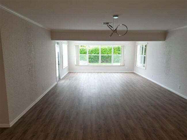 Foto del edificio - 988 SW 9th Ave