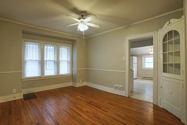 Building Photo - 1206 Oakland St