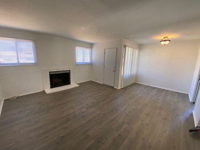 Foto del edificio - Lancaster 3 bedroom - AVAILABLE NOW!