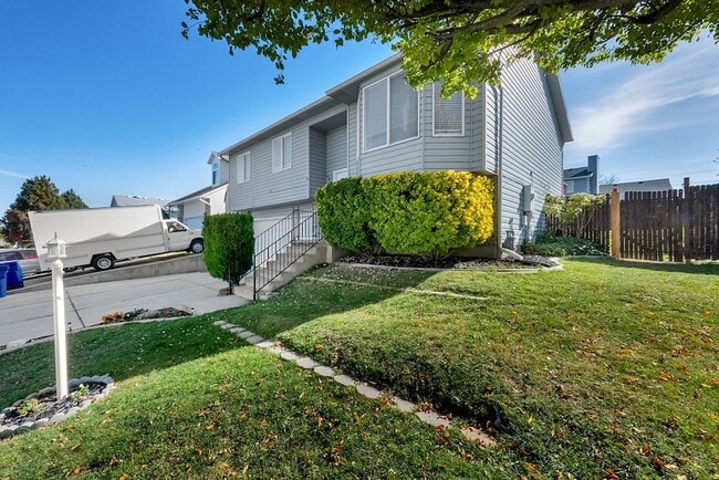 Photo - 6939 W 4065 S House