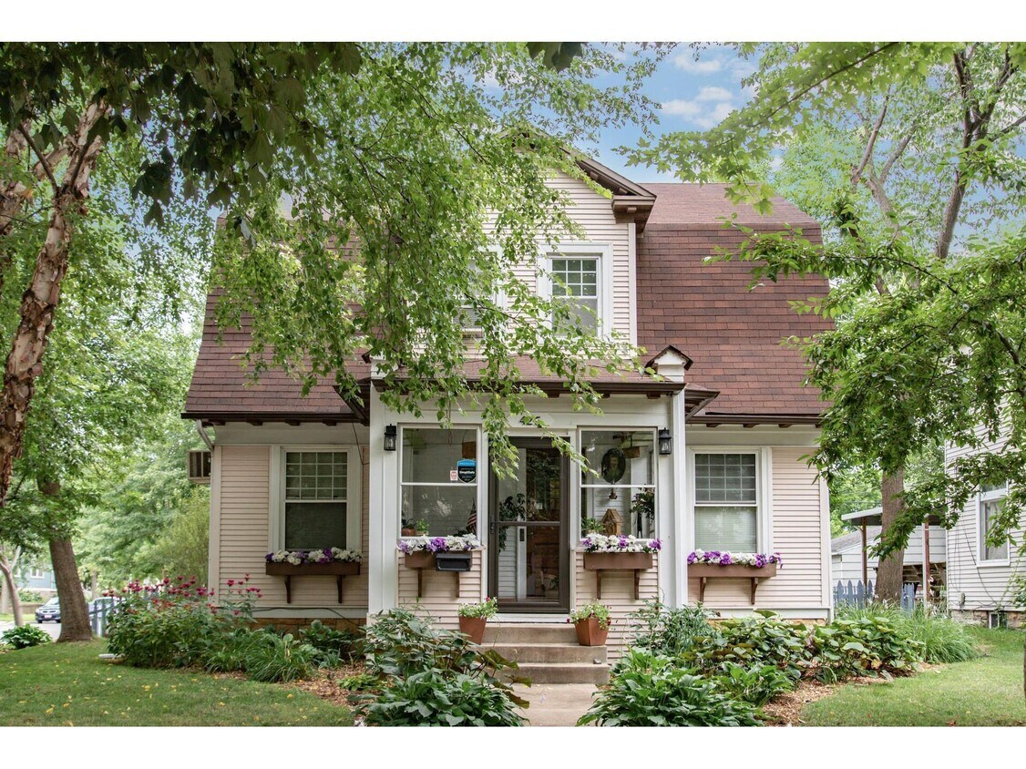 425 Wheeler St N, Saint Paul, MN 55104 House Rental in Saint Paul, MN