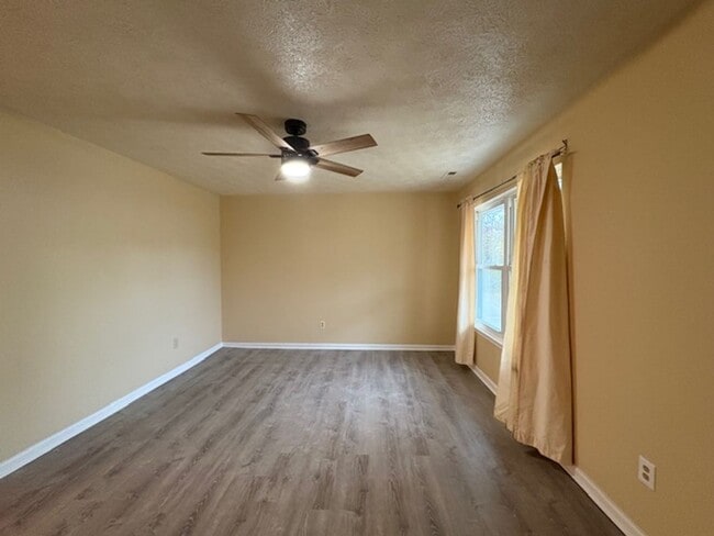 Building Photo - 619 Randolph Rd