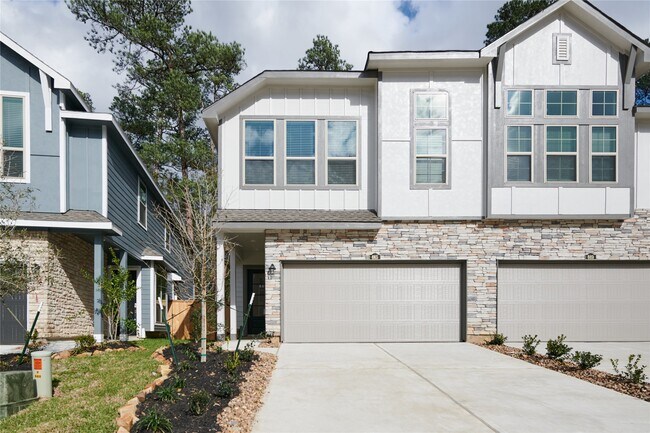 Building Photo - 665 Royal Arch Dr