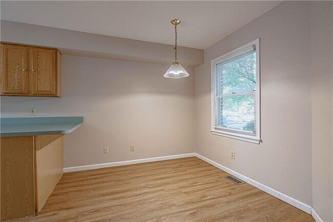 Foto del edificio - 7775 Cross Creek Circle