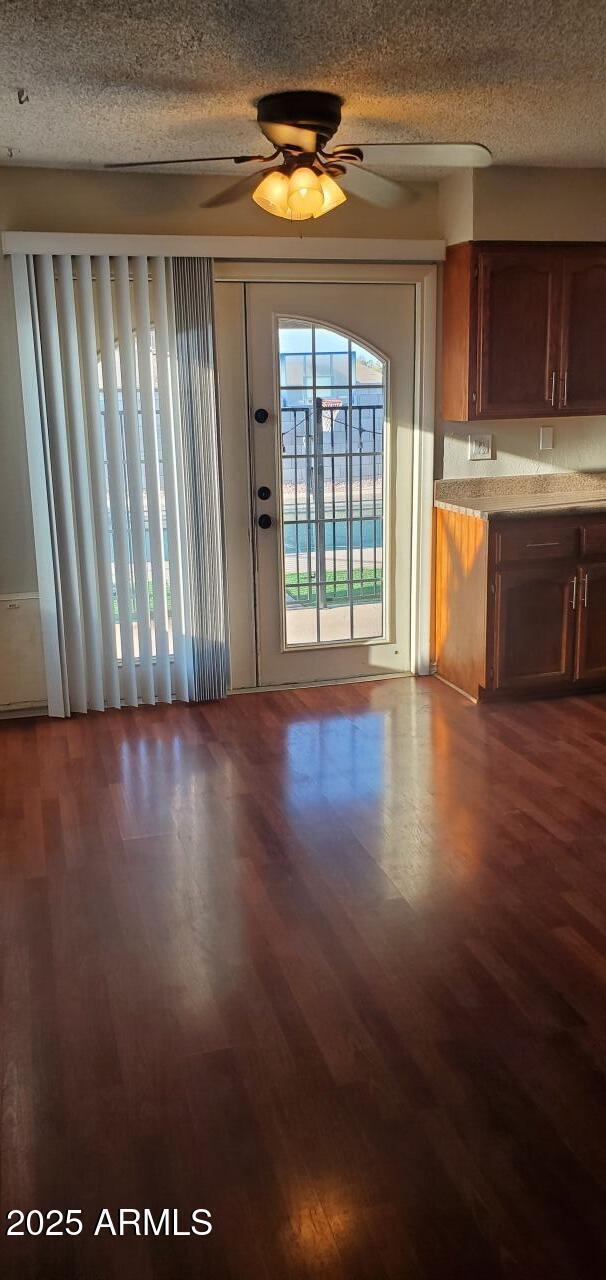 Building Photo - 824 W Fordham Dr