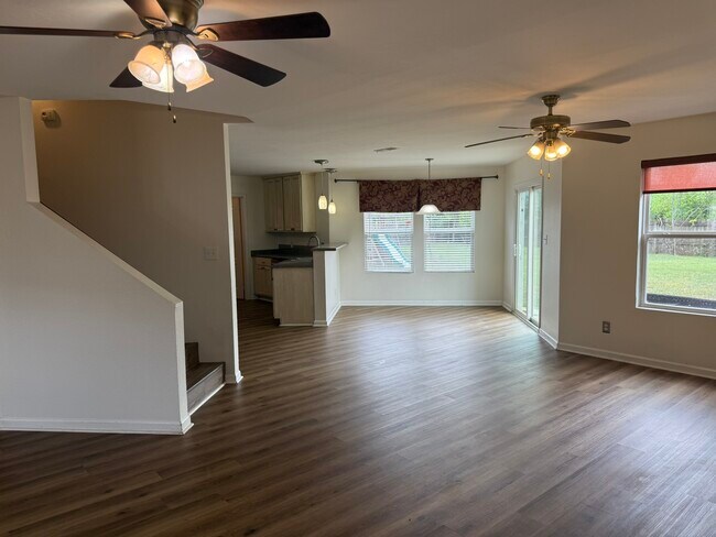 Foto del edificio - 203 Millbury Ct