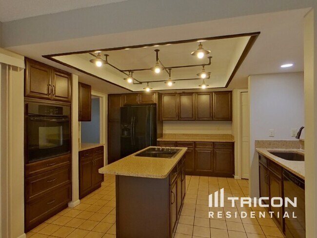 Foto del edificio - 2666 Luce Dr W