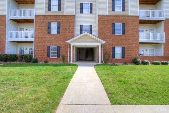 Building Photo - 102 Capstone Dr