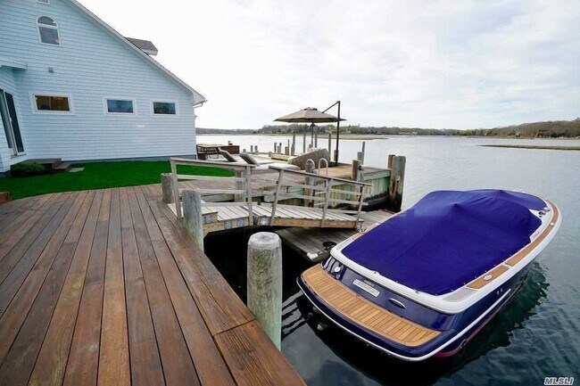 Foto del edificio - 560 Fishermans Beach Rd